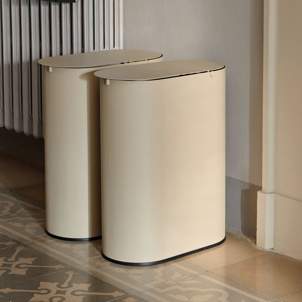 CAPSULE Oval Table — metal, side table, beige / sand